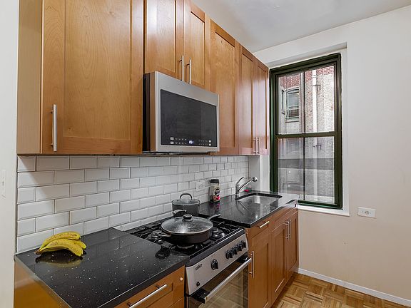 3rd image of 501 E 78th St APT 4D