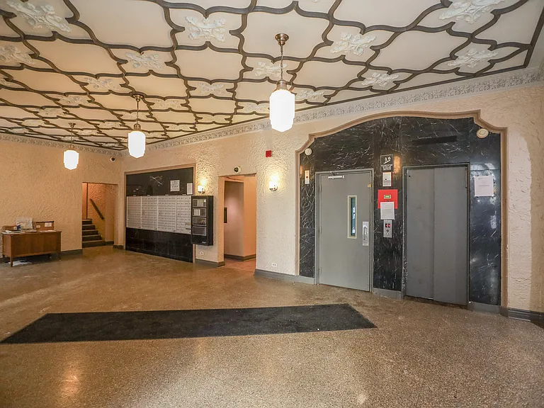 1062 W Rosemont Ave #704 — Photo 11