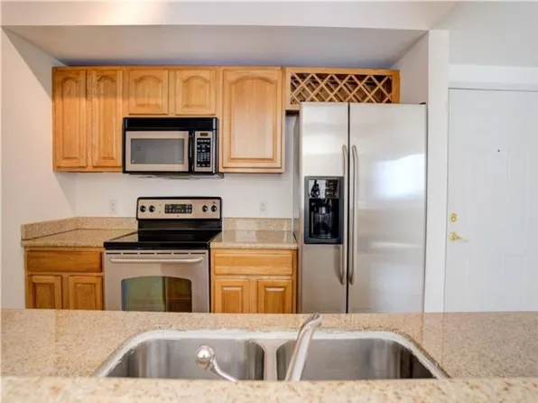 4242 NW 2nd St APT 808, Miami, FL 33126