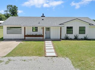 698 County Road 3825, Jacksboro, TX 76458
