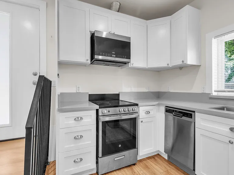 207 D St #B — Photo 8