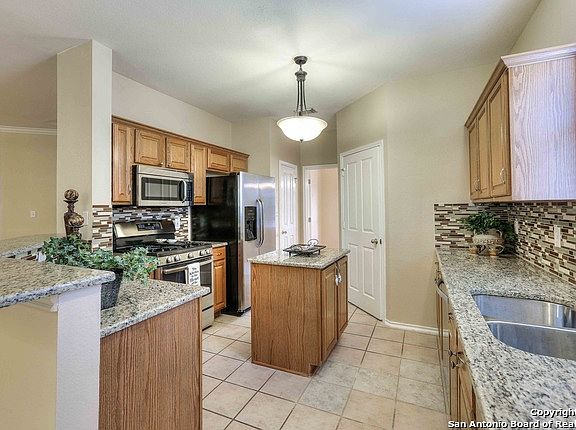 5th image of 15410 Fall Place Dr