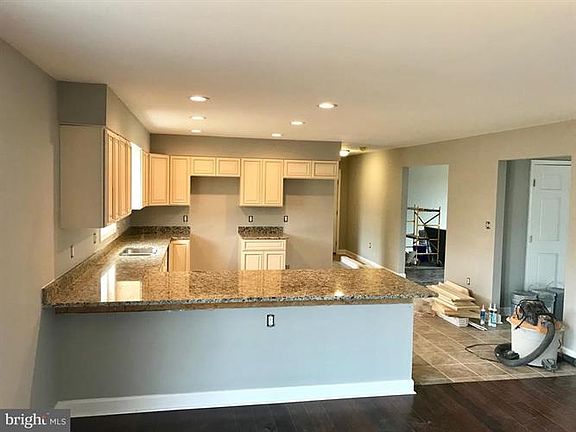 4th image of 1187 Cooley Dr