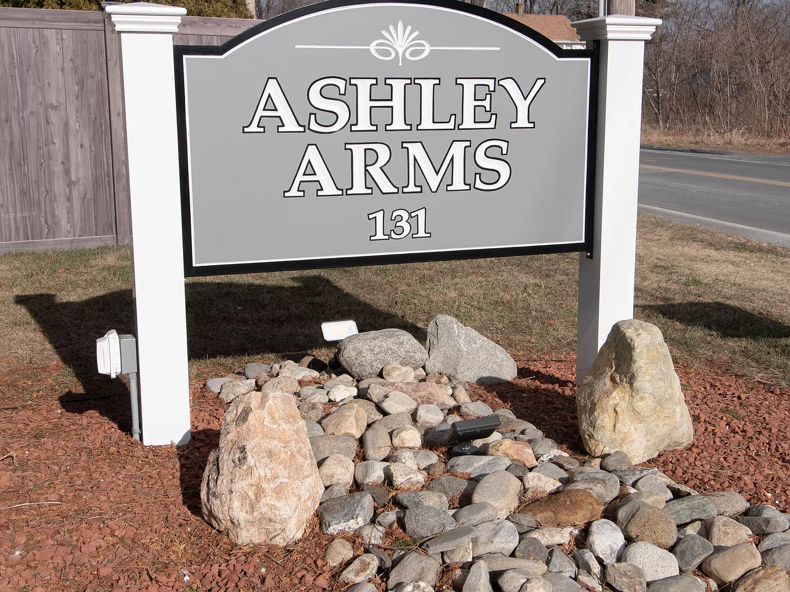Ashley Arms Apartments — Photo 1