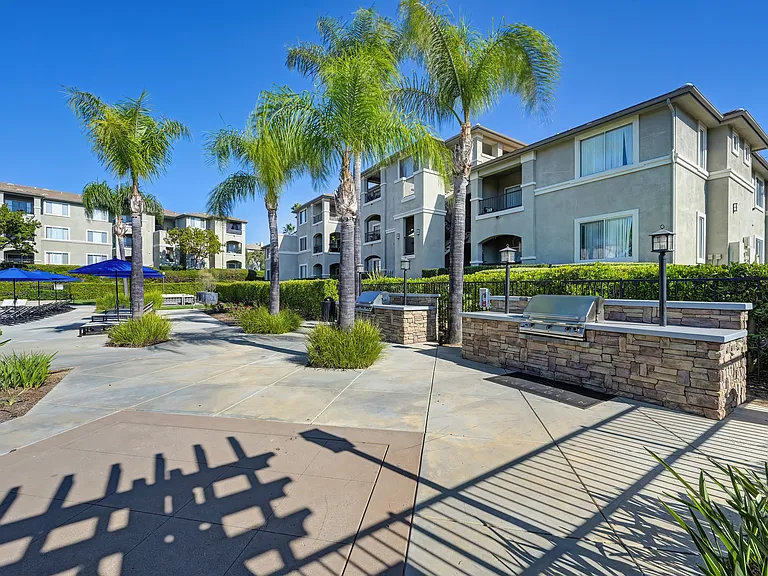 Eagle Glen Apartments — Photo 19