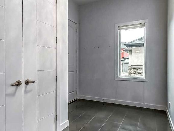 4th image of 117 Evansridge Pl NW