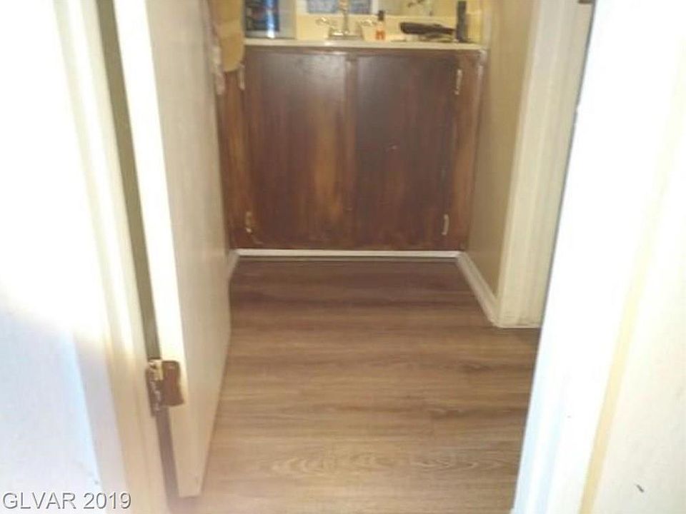 2nd image of 4675 Monterey Cir Unit 4