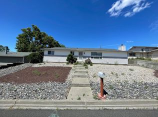 210 W Nelson Rd, Moses Lake, WA 98837
