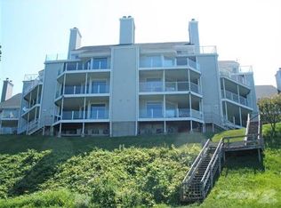 1804 Lakeshore Dr APT 16, Saint Joseph, MI 49085