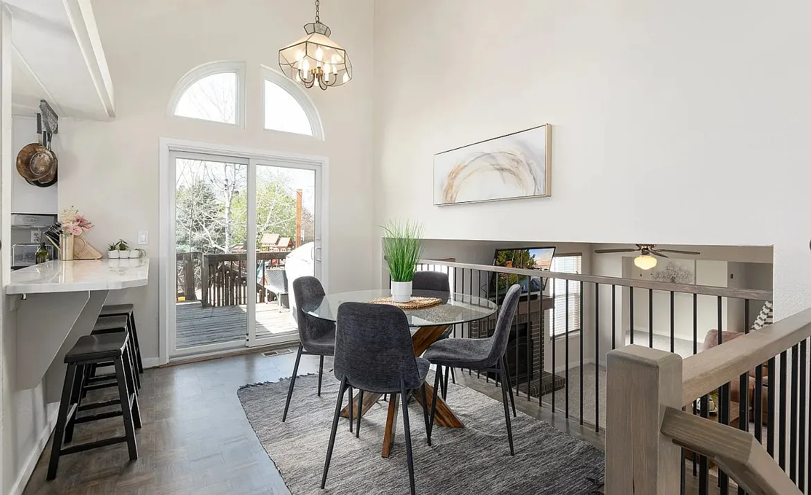 5 bed, 2950 sqft, $3,900 — Photo 3