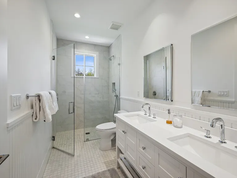 4 Albert Ave — Photo 9