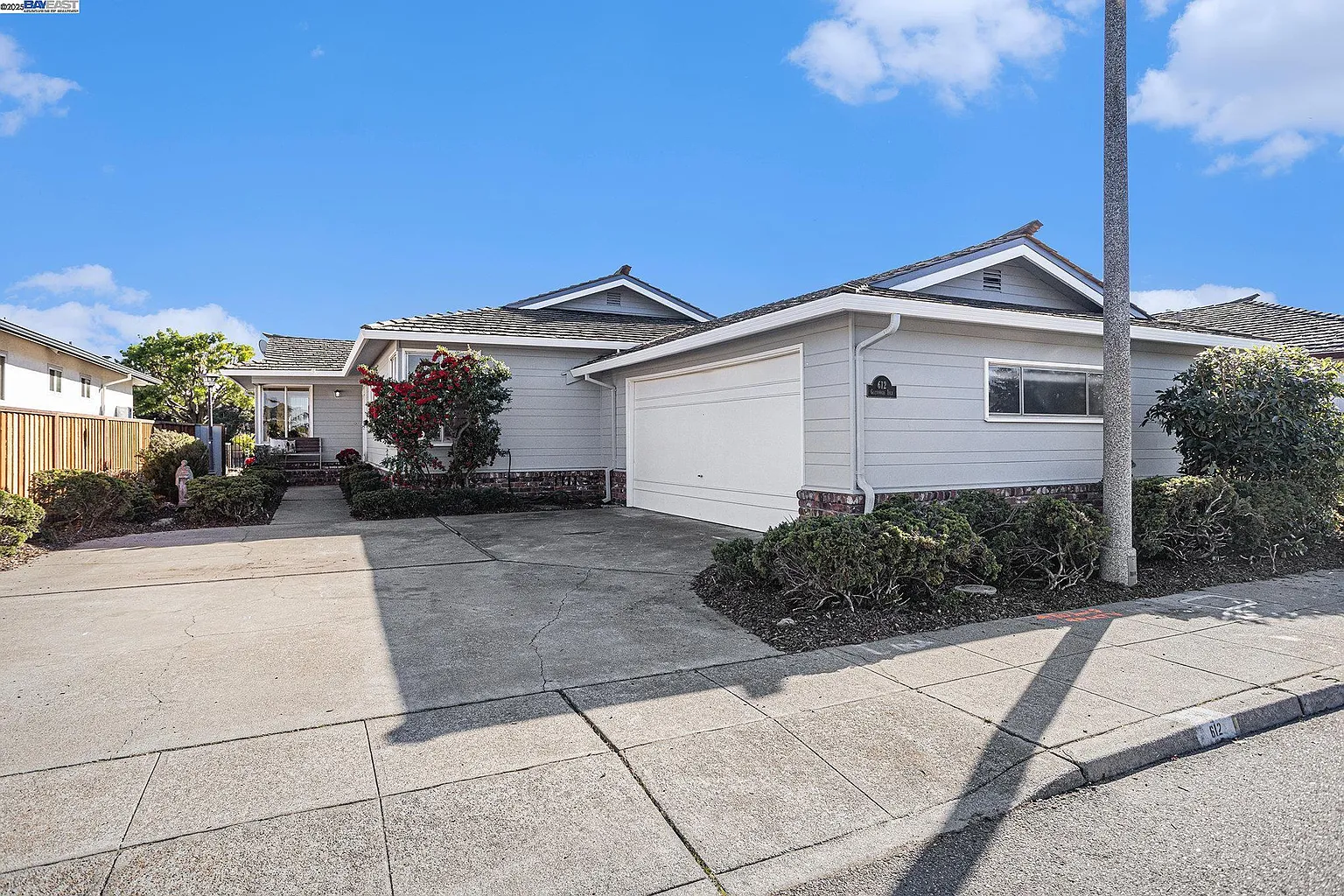 612 Glenwood Isle photo 1