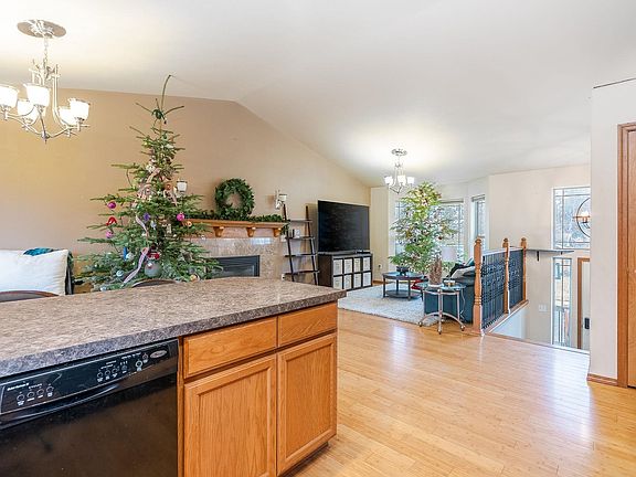 3rd image of 3723 E 34th Ave