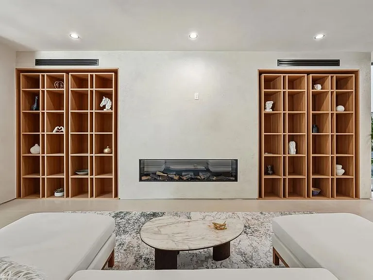 824 N Curson Ave — Photo 5