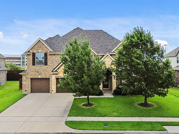2nd image of 604 Cody Ln