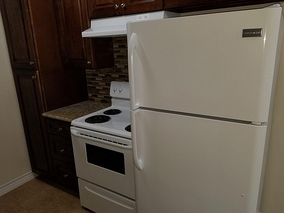 3rd image of 13820 Victory Blvd APT 208