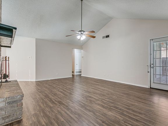 3rd image of 5722 Larkdale Dr