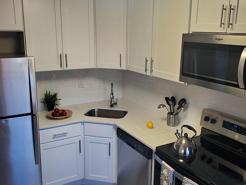 1st image of 100 Conestoga Dr #A060b5f73