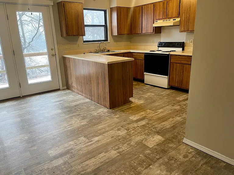 618 Trojan Dr — Photo 5