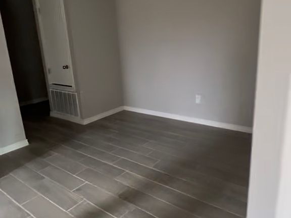 2nd image of 2114 Saulsbury Dr #A