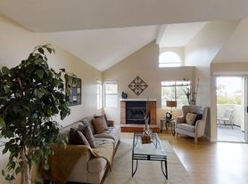 2918 Luciernaga St, Carlsbad, CA