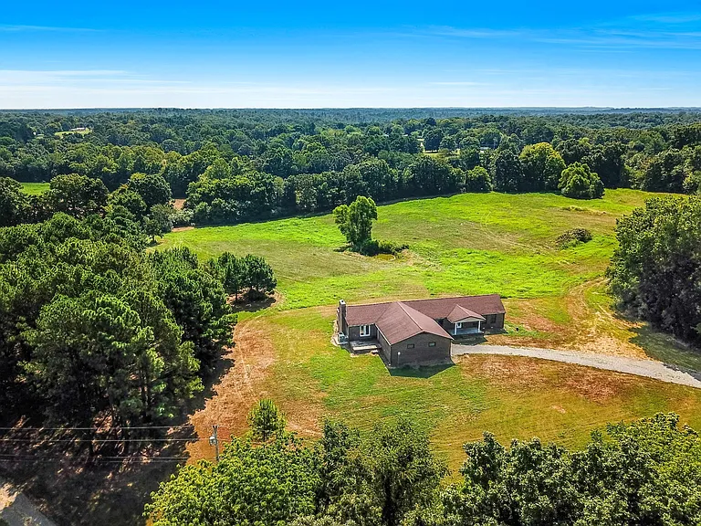239 Wayne Threatt Rd — Photo 2