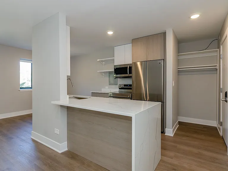 1533 N Wieland St — Photo 35