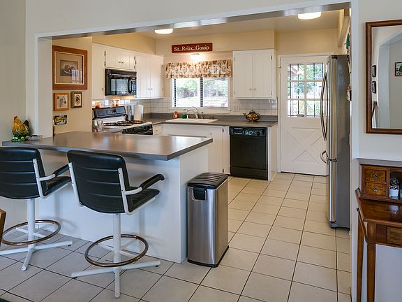 5th image of 2160 Mountain View Dr