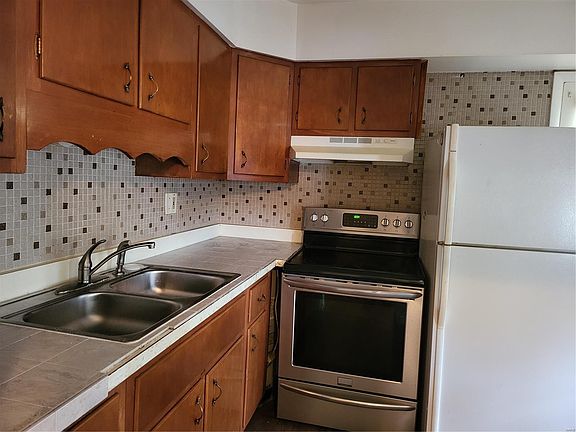 5th image of 7565 Hazelcrest Dr APT H