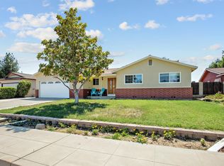 125 S Cambridge Dr, Lemoore, CA 93245
