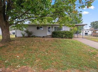 1575 Chickadee Ln, Florissant, MO