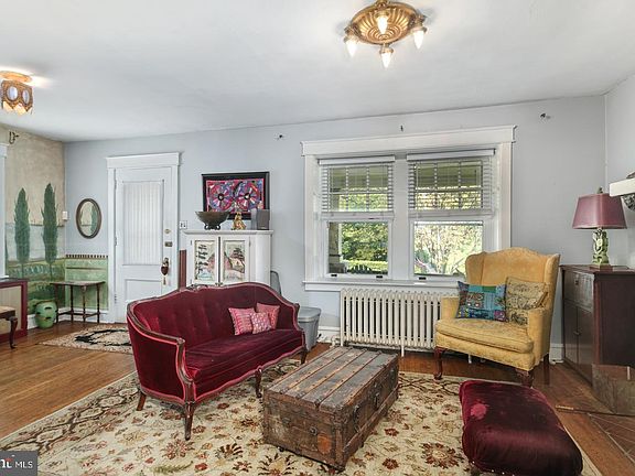 3rd image of 619 Lawson Ave