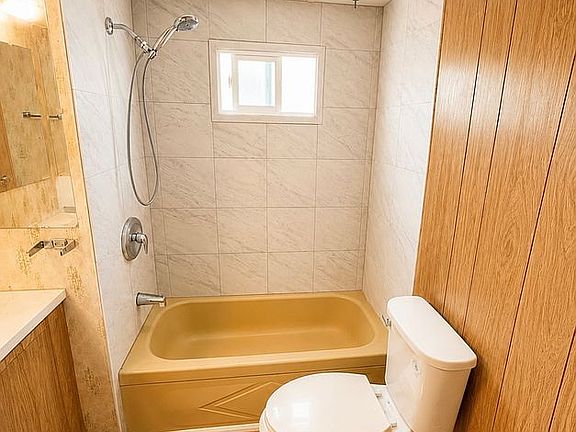 5th image of 1895 W Devonshire Ave #115