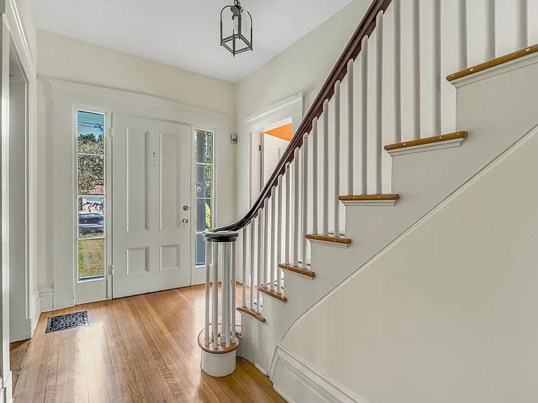 344 Lowell St — Photo 5