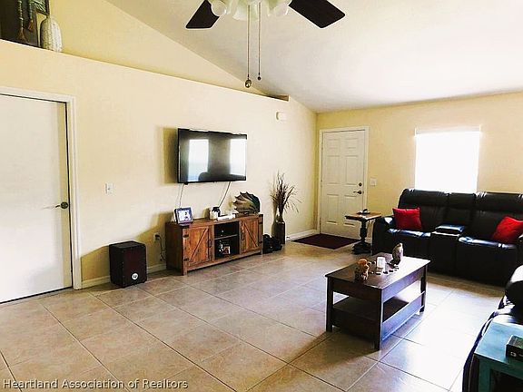3rd image of 8047 Ancha St
