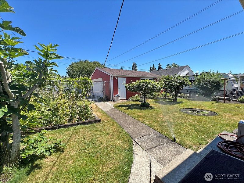 3rd image of 7041 S Fife Street