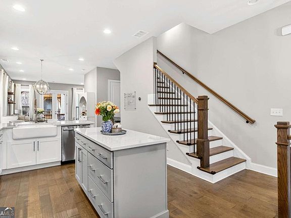 4th image of 4302 Parkside Pl