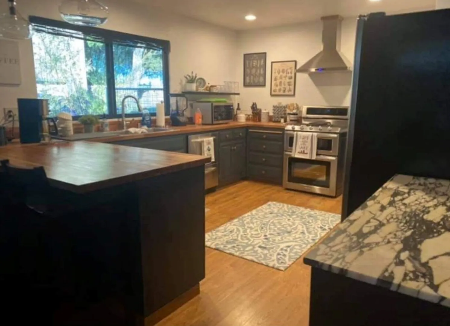Clean & Renovated Lake Front Home — Photo 2