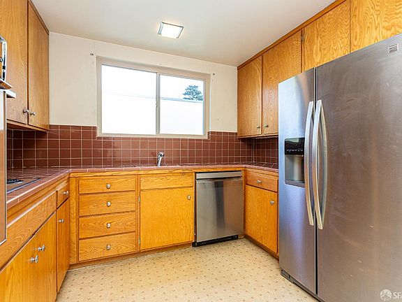 4th image of 24 Aquavista Way