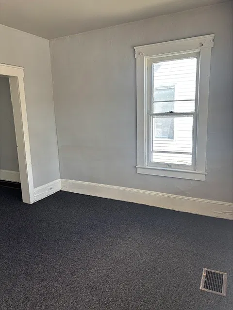 3 bed, $1,350 — Photo 2