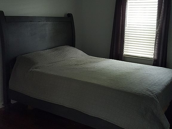 4th image of 1394 Goffe St