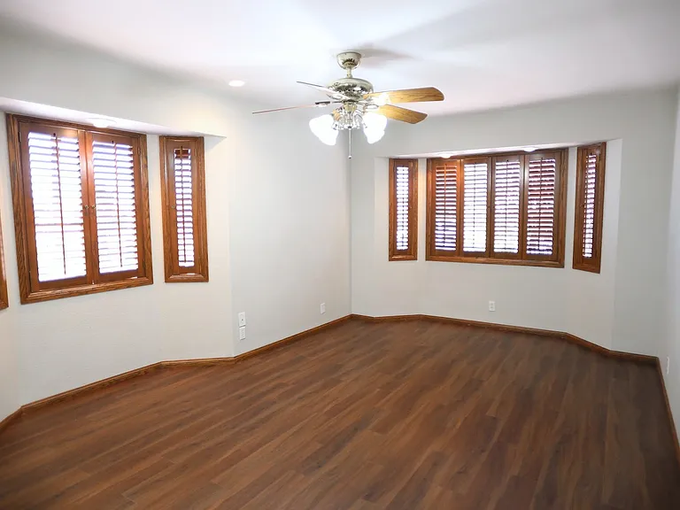 5th bedroom, den, flex room