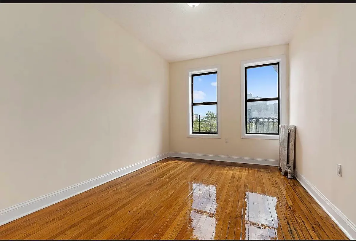 Photo 2 of 5 - 567 W 170th St #4 - Manhattan, NY Building Photo - 567 W 170th St #4