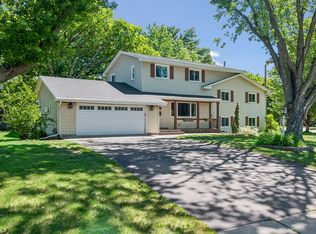 6013 Porter Ln, Edina, MN 55436