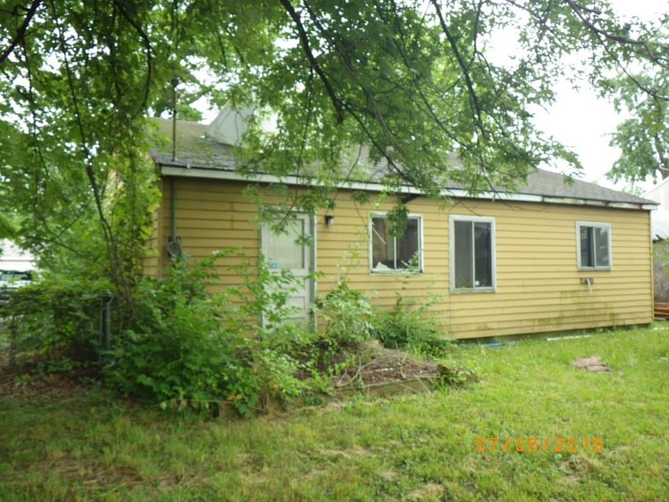 2nd image of 602 E Linda Ln