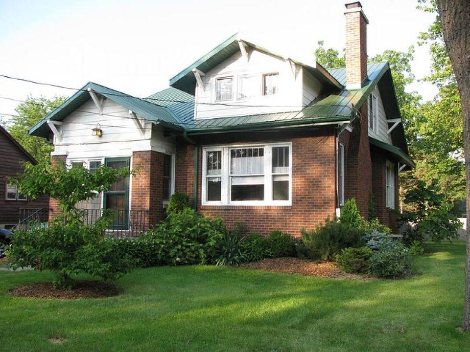 1st image of 1042 N 5th Ave