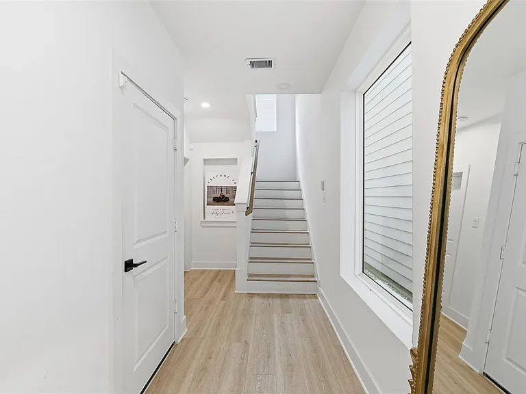 8317 Brecha Ln — Photo 3