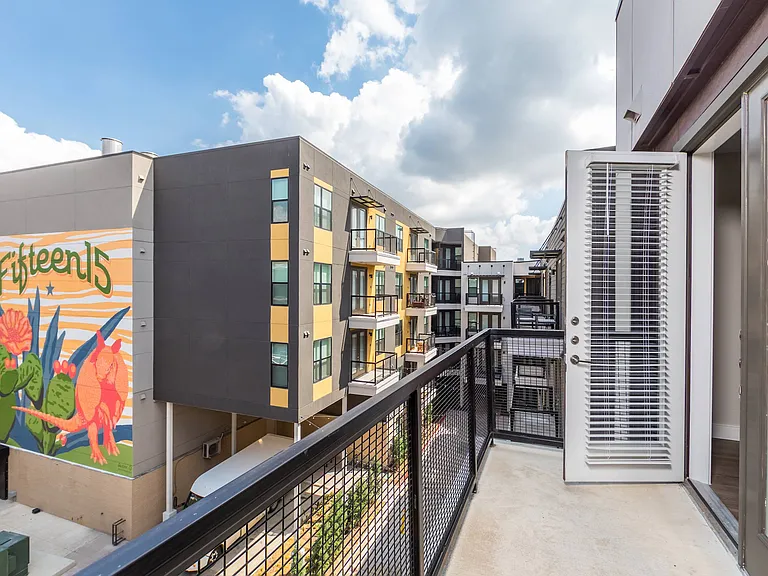 Fifteen15 South Lamar Apartments — Photo 12