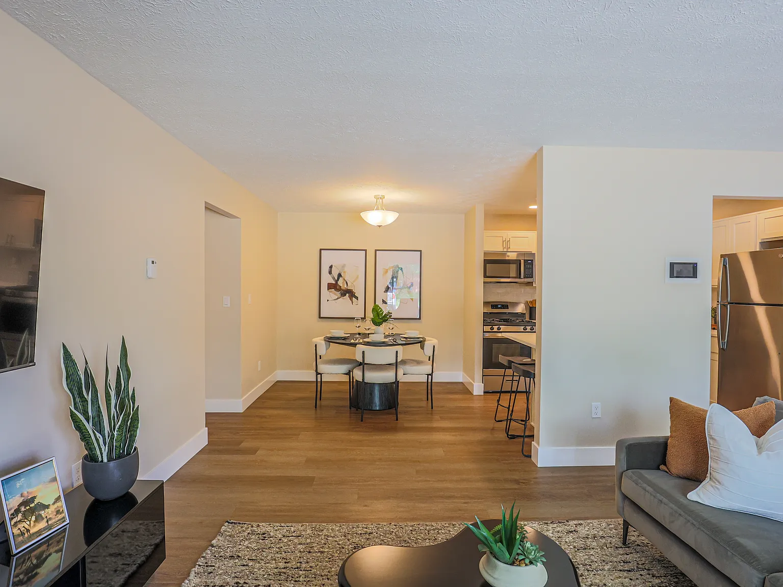 Jamestown Village Apartments — Photo 4