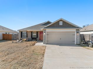 1408 S 28th St, Broken Arrow, OK 74014